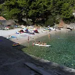 ゲストハウス By The Sea Cove Bristova, Hvar - 12140 2*